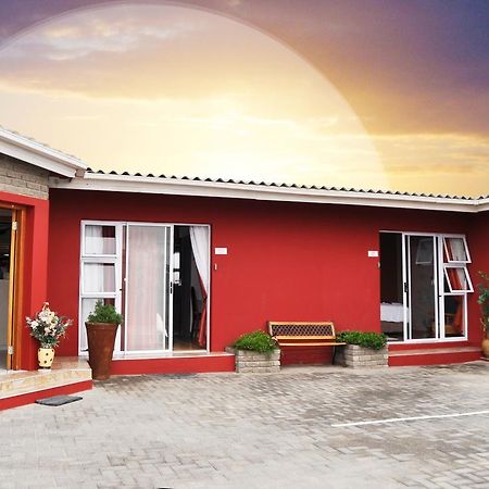 Tina'S Bed And Breakfast Swakopmund Exterior foto