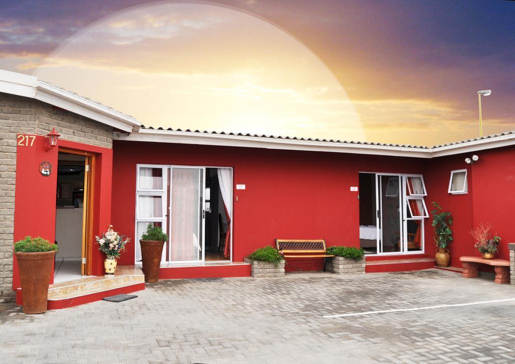 Tina'S Bed And Breakfast Swakopmund Exterior foto